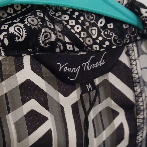 Elegant Black and White Blouse Young Threads - Picture 2 of 6